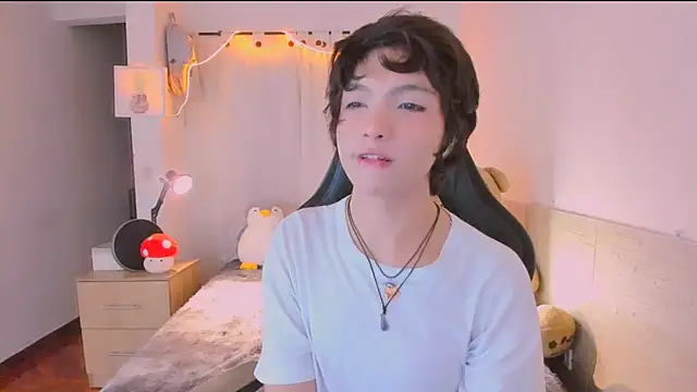 Snapshot of AllanYong18 chatting on April 12, 2026, 9:01 am AllanYong18 online show from April 12, 2026, 9:01 am