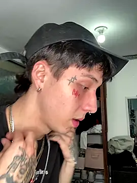 Snapshot of NubeZea chatting on October 29, 2025, 4:22 am NubeZea online show from October 29, 2025, 4:22 am