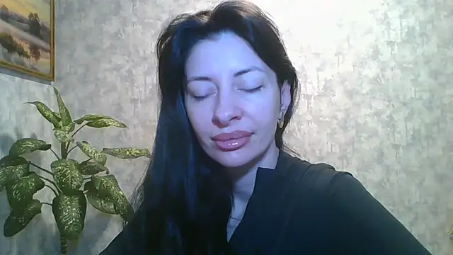 Snapshot of LissaBlossom chatting on April 4, 2026, 3:35 am LissaBlossom online show from April 4, 2026, 3:35 am