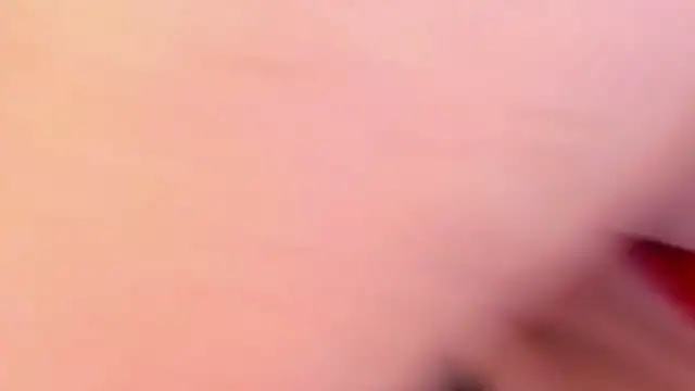 SarahGrays online show from November 17, 2025, 5:28 pm