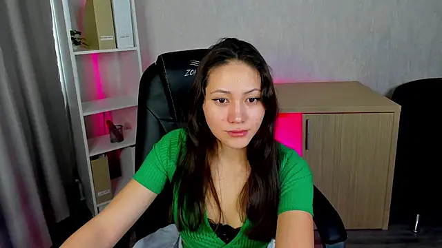 Snapshot of Bellalovesss chatting on March 17, 2025, 6:18 am Bellalovesss online show from March 17, 2025, 6:18 am