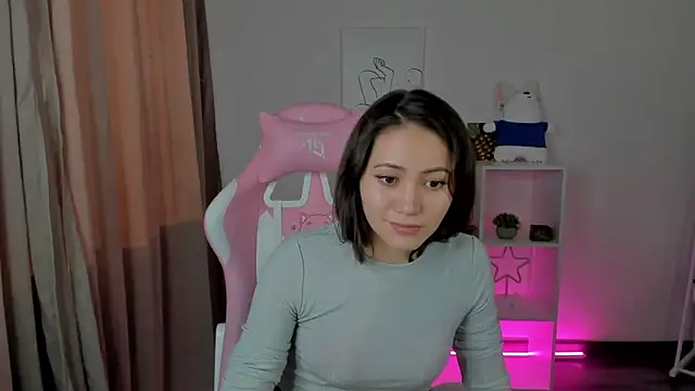 Snapshot of Bellalovesss chatting on February 17, 2025, 10:40 am Bellalovesss online show from February 17, 2025, 10:40 am