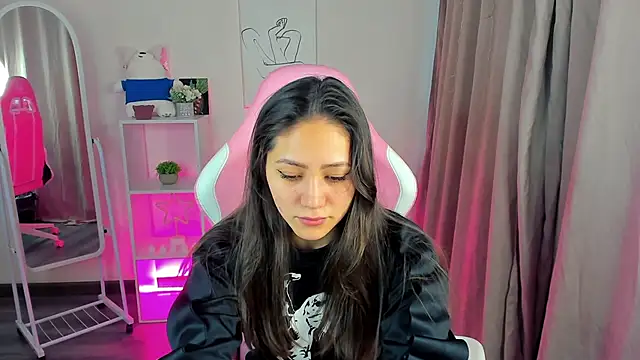 Snapshot of Bellalovesss chatting on January 18, 2025, 5:41 am Bellalovesss online show from January 18, 2025, 5:41 am