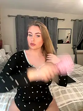 lucyRose xoxox online show from October 31, 2025, 8:05 pm