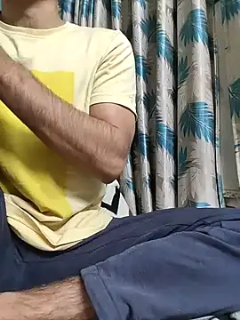 TOPMOON001 online show from March 4, 2026, 6:59 pm