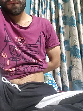 TOPMOON001 online show from April 8, 2026, 8:21 pm