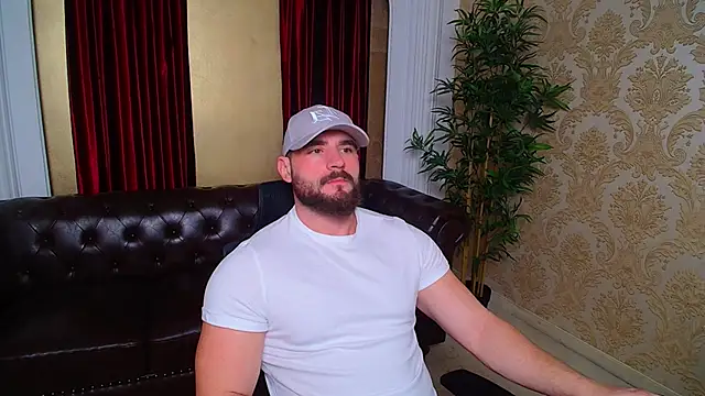 Snapshot of AdamJamesonn chatting on November 15, 2025, 5:55 am AdamJamesonn online show from November 15, 2025, 5:55 am