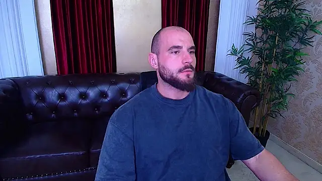 Snapshot of AdamJamesonn chatting on October 13, 2025, 5:09 am AdamJamesonn online show from October 13, 2025, 5:09 am