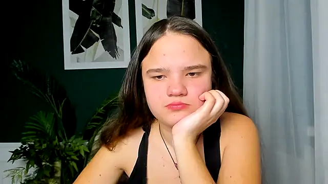 Snapshot of AdeleCruz chatting on February 20, 2026, 1:02 pm AdeleCruz online show from February 20, 2026, 1:02 pm