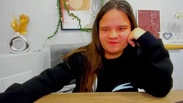 Snapshot of AdeleCruz chatting on February 22, 2025, 4:30 pm AdeleCruz online show from February 22, 2025, 4:30 pm