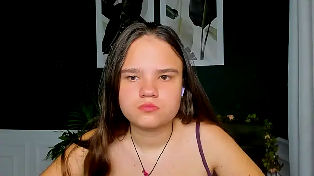 AdeleCruz online show from May 2, 2026, 11:59 am