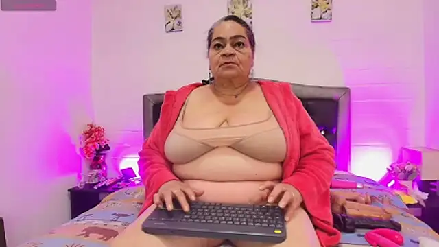 VickyBoobss online show from May 29, 2026, 12:11 pm