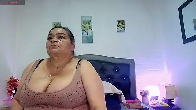 VickyBoobss online show from May 12, 2026, 7:20 pm