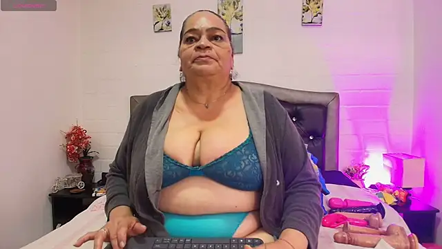 VickyBoobss online show from May 23, 2026, 12:26 pm