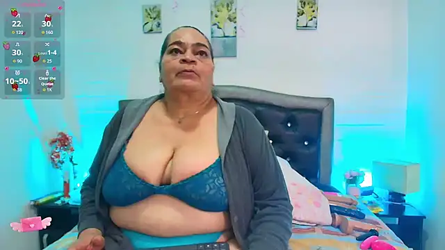 VickyBoobss online show from May 18, 2026, 2:00 pm