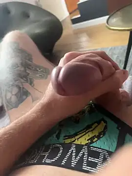 Snapshot of willy75 chatting on January 21, 2025, 9:35 am willy75 online show from January 21, 2025, 9:35 am