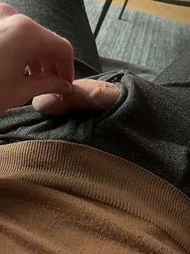 Snapshot of willy75 chatting on January 16, 2025, 1:03 pm willy75 online show from January 16, 2025, 1:03 pm