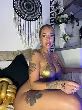 Snapshot of CheekyChels chatting on February 26, 2025, 9:53 pm CheekyChels online show from February 26, 2025, 9:53 pm
