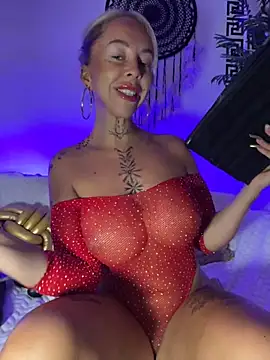 Snapshot of CheekyChels chatting on September 17, 2025, 4:20 pm CheekyChels online show from September 17, 2025, 4:20 pm