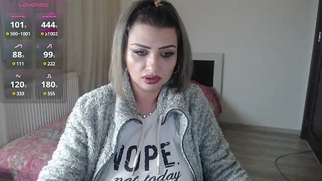 rosse26830 online show from March 12, 2025, 9:56 pm