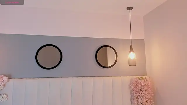 chelsea bolton  online show from March 10, 2026, 12:42 pm