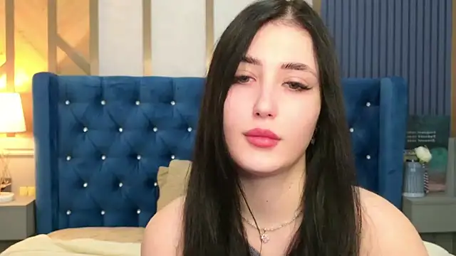 Snapshot of EmmaLawrens chatting on September 19, 2025, 8:35 pm EmmaLawrens online show from September 19, 2025, 8:35 pm