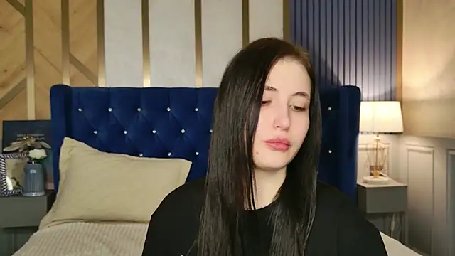 Snapshot of EmmaLawrens chatting on February 17, 2026, 8:39 pm EmmaLawrens online show from February 17, 2026, 8:39 pm