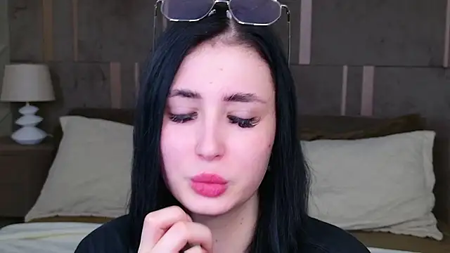 Snapshot of EmmaLawrens chatting on September 14, 2025, 8:53 pm EmmaLawrens online show from September 14, 2025, 8:53 pm