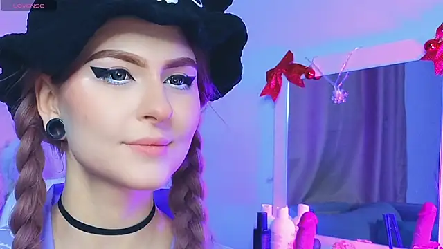 Emily  Mooree online show from January 26, 2025, 5:23 am