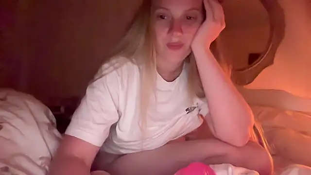 Ella-82 online show from July 7, 2026, 7:28 pm