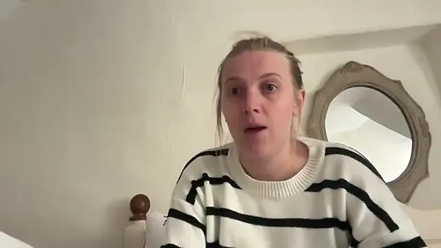 Ella-82 online show from June 10, 2026, 4:19 pm