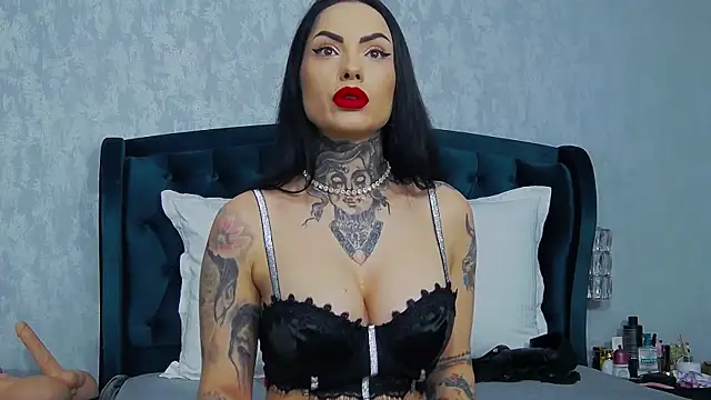 Snapshot of NataliaCristal chatting on December 17, 2025, 5:34 am NataliaCristal online show from December 17, 2025, 5:34 am