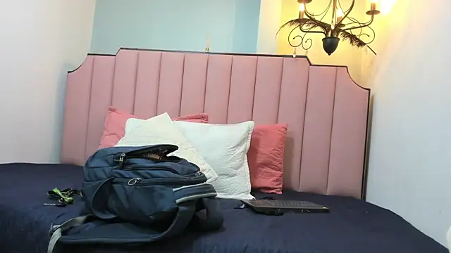 Snapshot of KarenSims chatting on February 5, 2026, 9:38 am KarenSims online show from February 5, 2026, 9:38 am