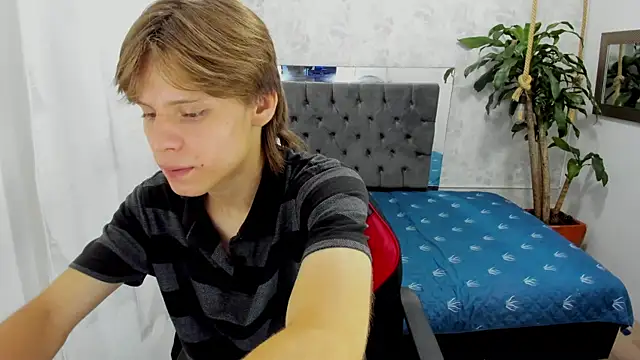 Snapshot of blondie_lover69 chatting on September 26, 2025, 8:38 pm blondie lover69 online show from September 26, 2025, 8:38 pm