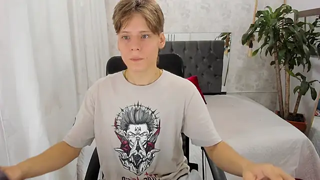 Snapshot of blondie_lover69 chatting on October 6, 2025, 8:20 pm blondie lover69 online show from October 6, 2025, 8:20 pm