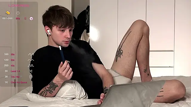 Snapshot of Calvin_Polanski chatting on February 16, 2026, 5:33 pm Calvin Polanski online show from February 16, 2026, 5:33 pm