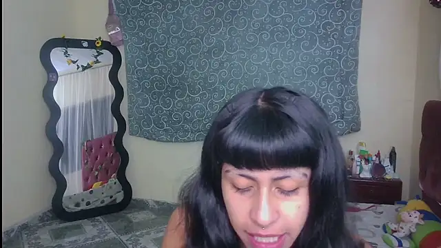 boysLittle online show from May 28, 2026, 12:18 am