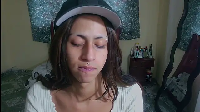 boysLittle online show from May 21, 2026, 10:18 pm