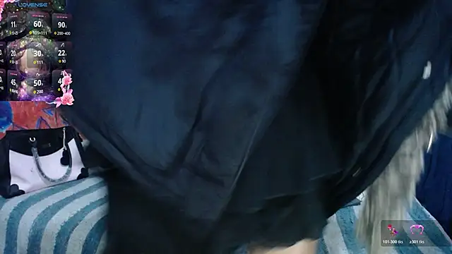 Snapshot of boysLittle chatting on November 10, 2025, 5:56 am boysLittle online show from November 10, 2025, 5:56 am