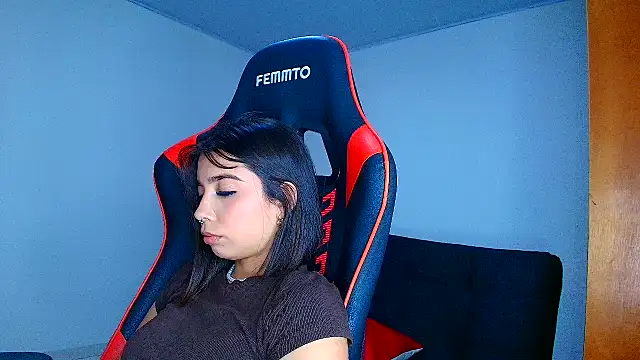 Rousse violett online show from November 4, 2025, 10:02 pm