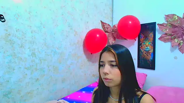 Snapshot of Rousse_violett chatting on February 17, 2025, 8:38 pm Rousse violett online show from February 17, 2025, 8:38 pm