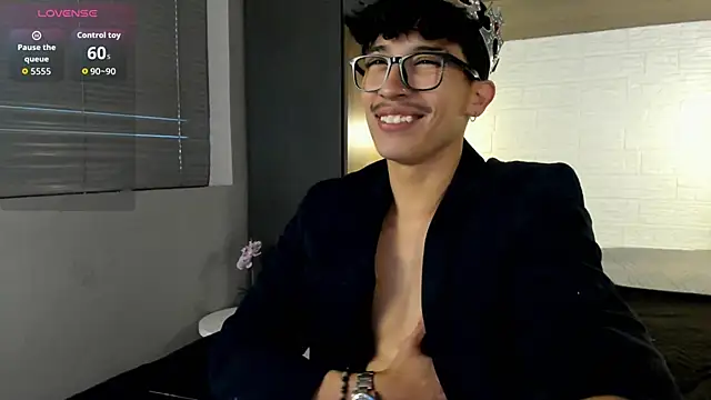 Snapshot of tim__fox chatting on October 4, 2025, 12:07 pm tim fox online show from October 4, 2025, 12:07 pm
