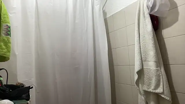 LunaBeya online show from February 10, 2026, 12:26 pm