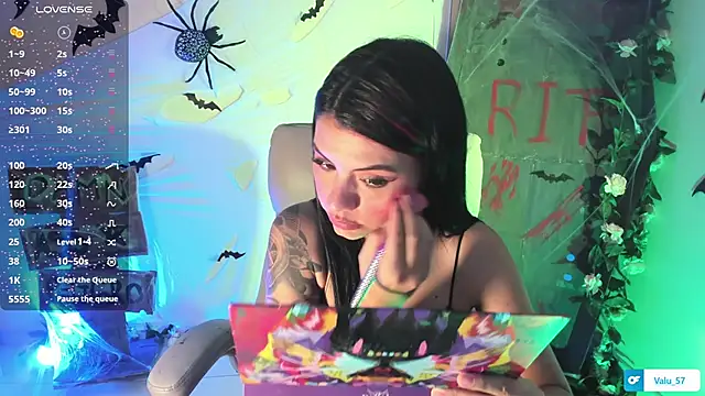 Snapshot of valu_557 chatting on October 8, 2025, 9:37 pm valu 557 online show from October 8, 2025, 9:37 pm