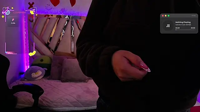 Snapshot of NyxAndria_1 chatting on May 16, 2026, 2:43 am NyxAndria 1 online show from May 16, 2026, 2:43 am