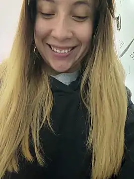 Snapshot of NyxAndria_1 chatting on May 26, 2026, 1:04 am NyxAndria 1 online show from May 26, 2026, 1:04 am