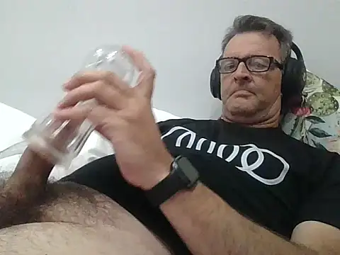 itsmeyes69 online show from March 26, 2026, 9:24 pm