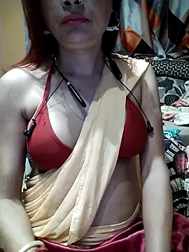 SANA-LEONI online show from October 15, 2025, 2:36 pm