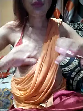 SANA-LEONI online show from December 4, 2025, 1:54 pm