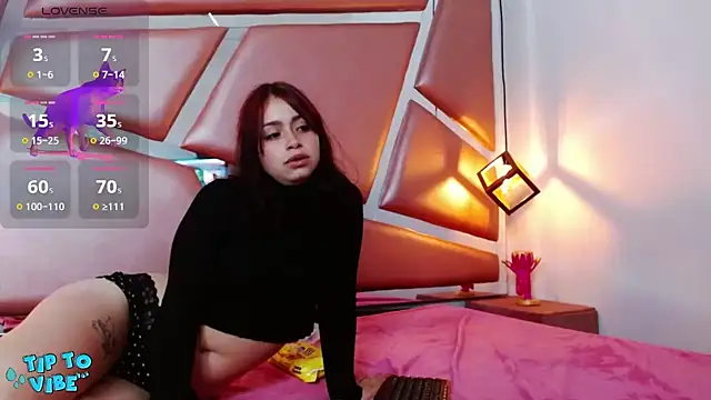 Snapshot of HiddenDesireFx chatting on February 7, 2025, 1:22 pm HiddenDesireFx online show from February 7, 2025, 1:22 pm